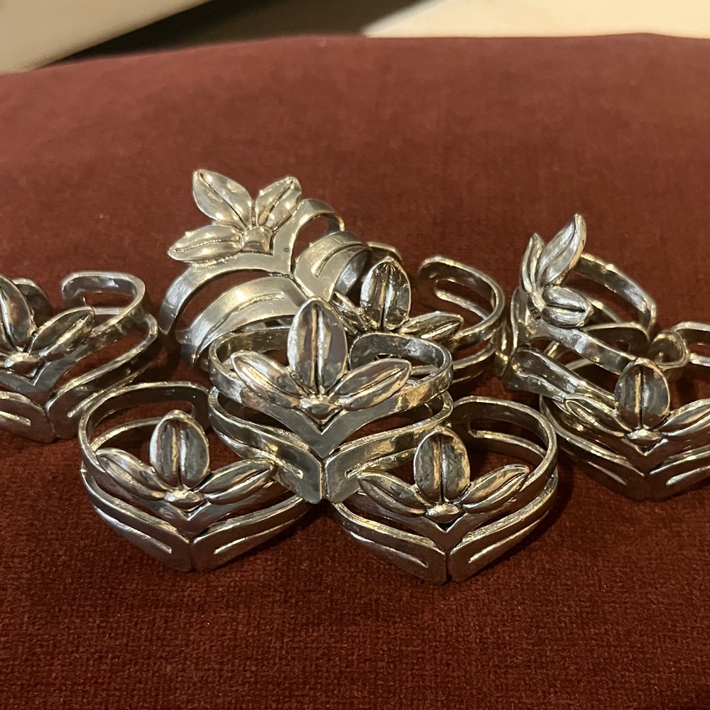 Set of 8 Silver Napkin Rings